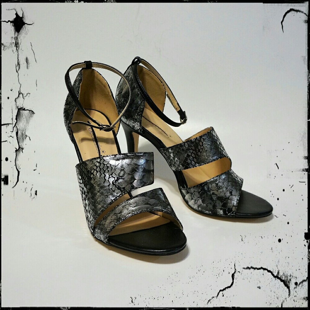 Snake Print Pumps